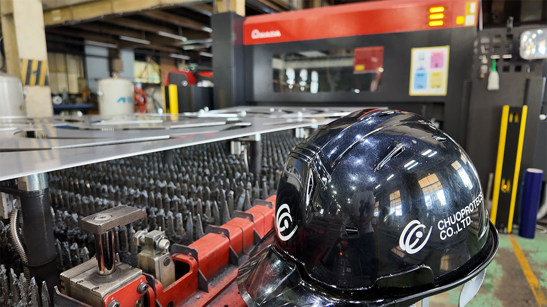 工場内ヘルメット